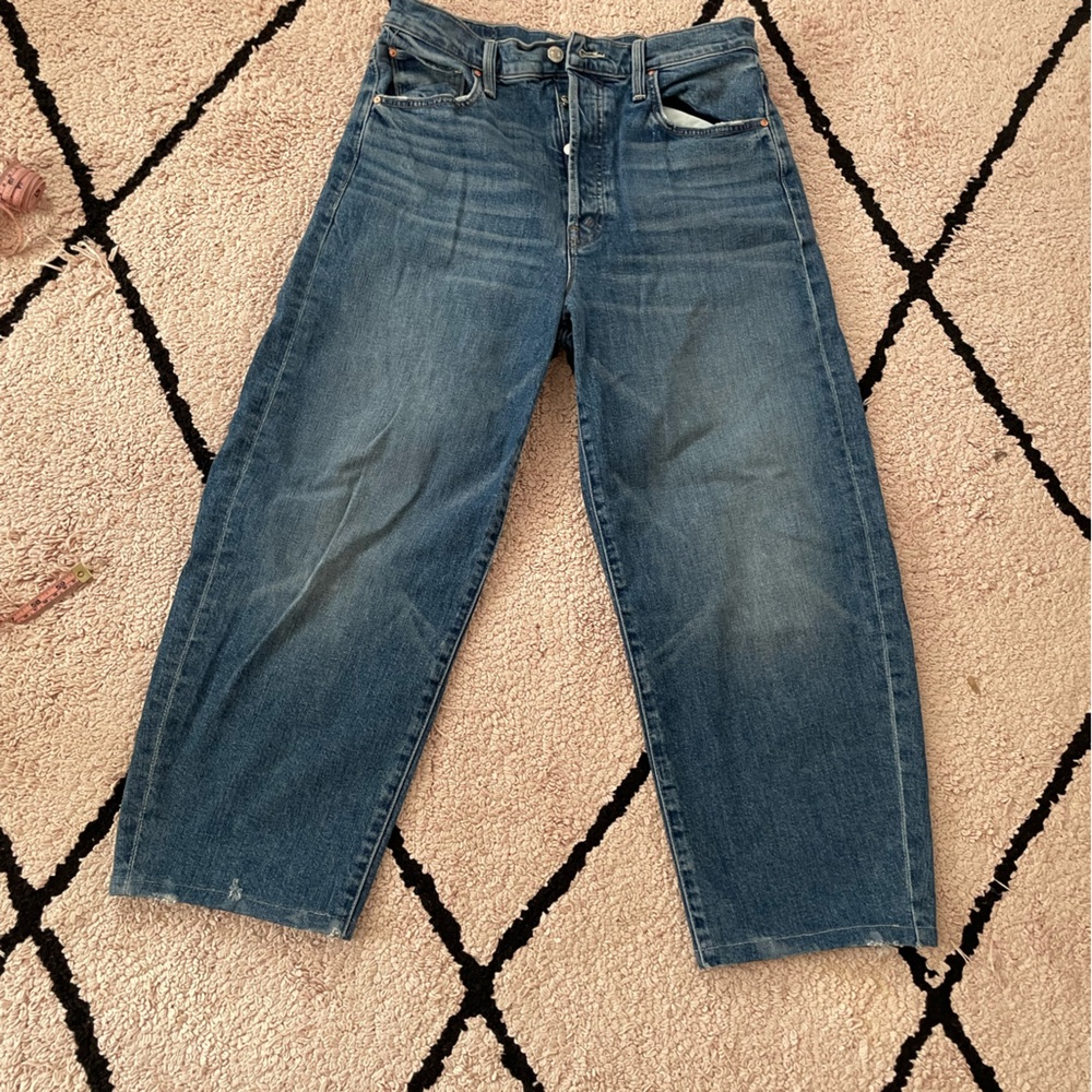 Mother jeans, “curbside ankle” barrel leg, sz29. Have been hemmed to 23.5 inseam